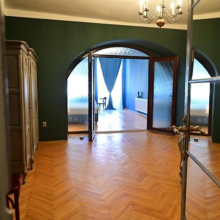 Lovely 2 Bedroom Apartment In Historic City Center Sibiu Dış mekan fotoğraf