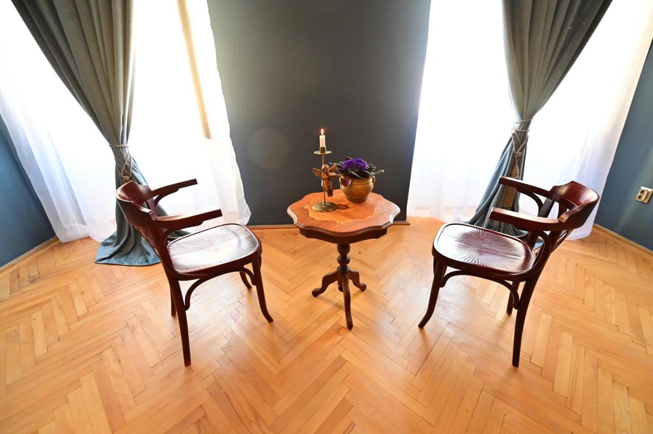 Lovely 2 Bedroom Apartment In Historic City Center Sibiu Dış mekan fotoğraf