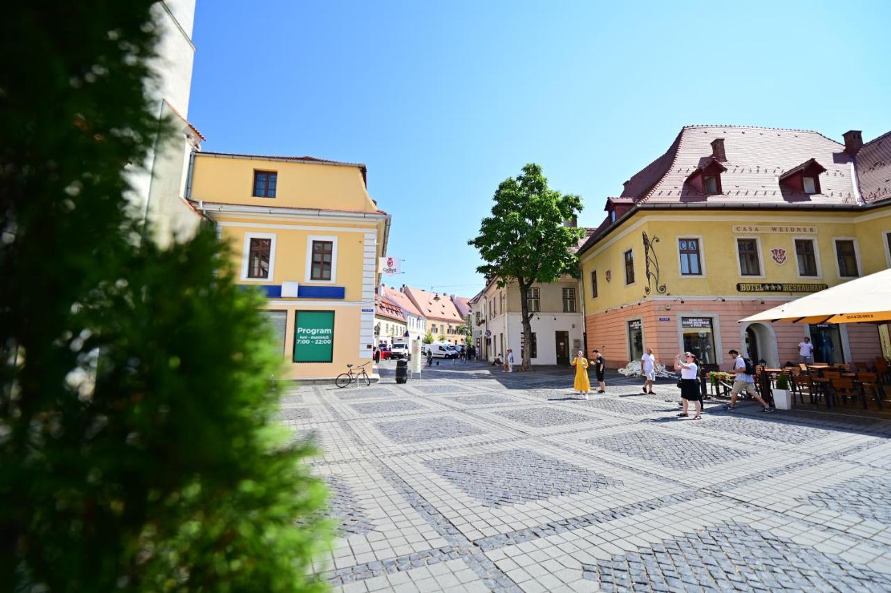 Lovely 2 Bedroom Apartment In Historic City Center Sibiu Dış mekan fotoğraf
